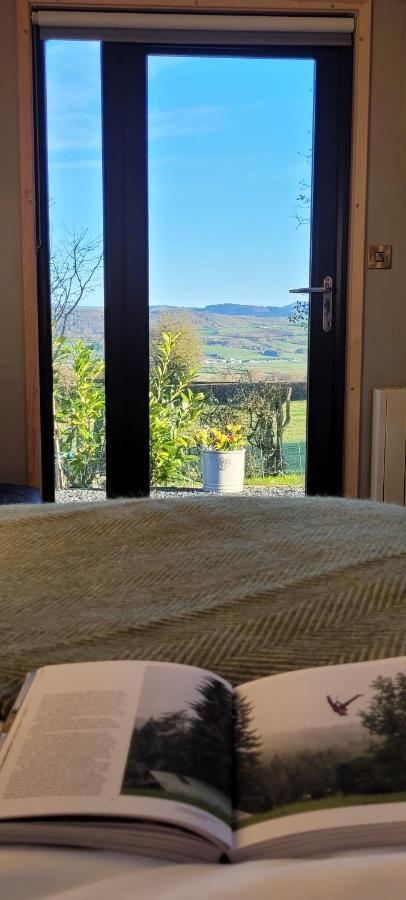Odli Glamping - Deri Apartment Welshpool Bagian luar foto