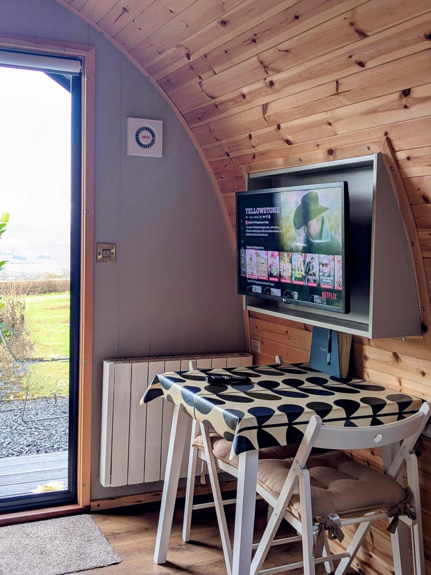 Odli Glamping - Deri Apartment Welshpool Bagian luar foto