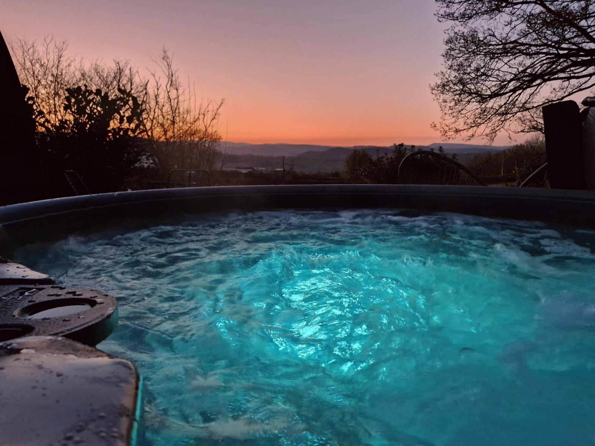 Odli Glamping - Deri Apartment Welshpool Bagian luar foto
