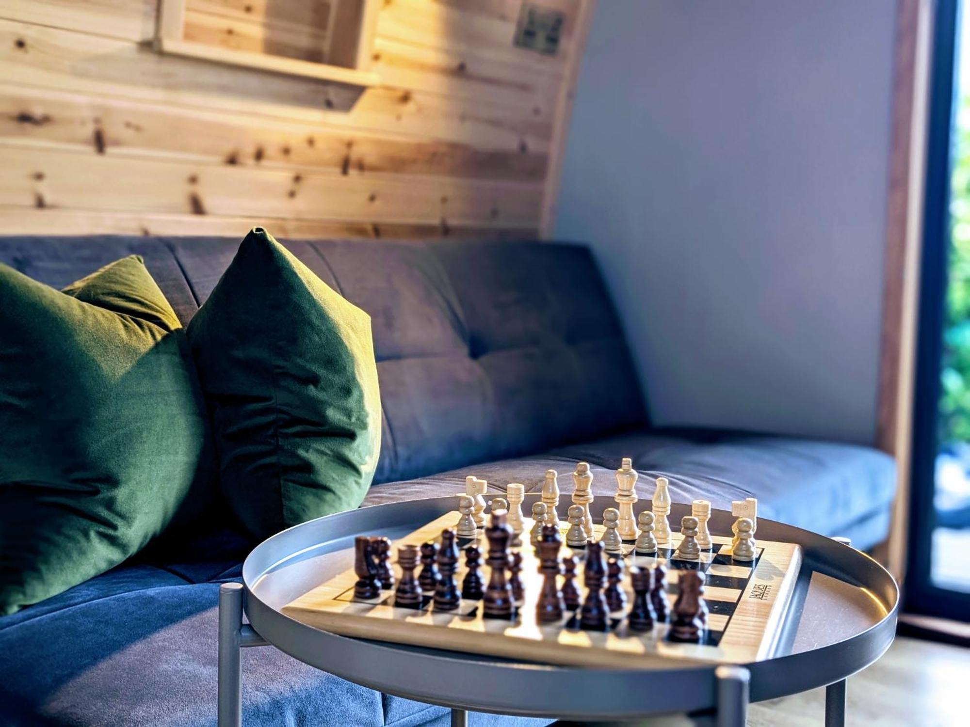 Odli Glamping - Deri Apartment Welshpool Bagian luar foto